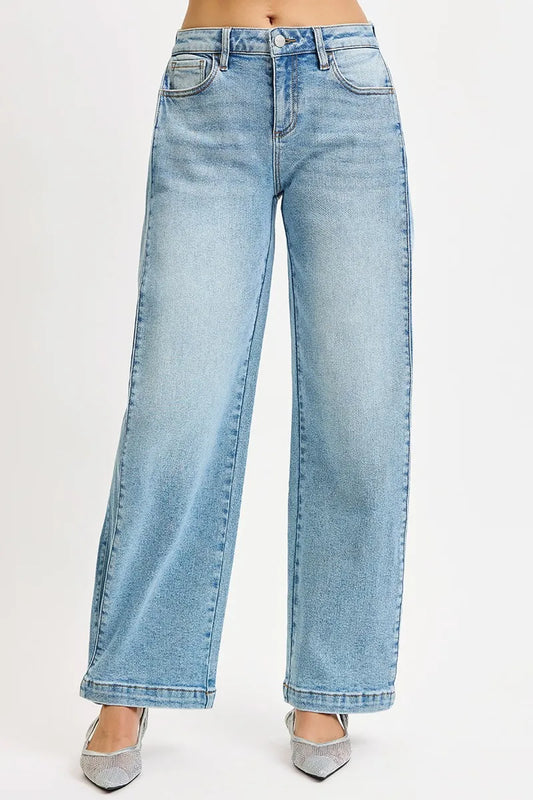 Mid-rise wide barrel snap-hem jeans front view – Imperio by Johana