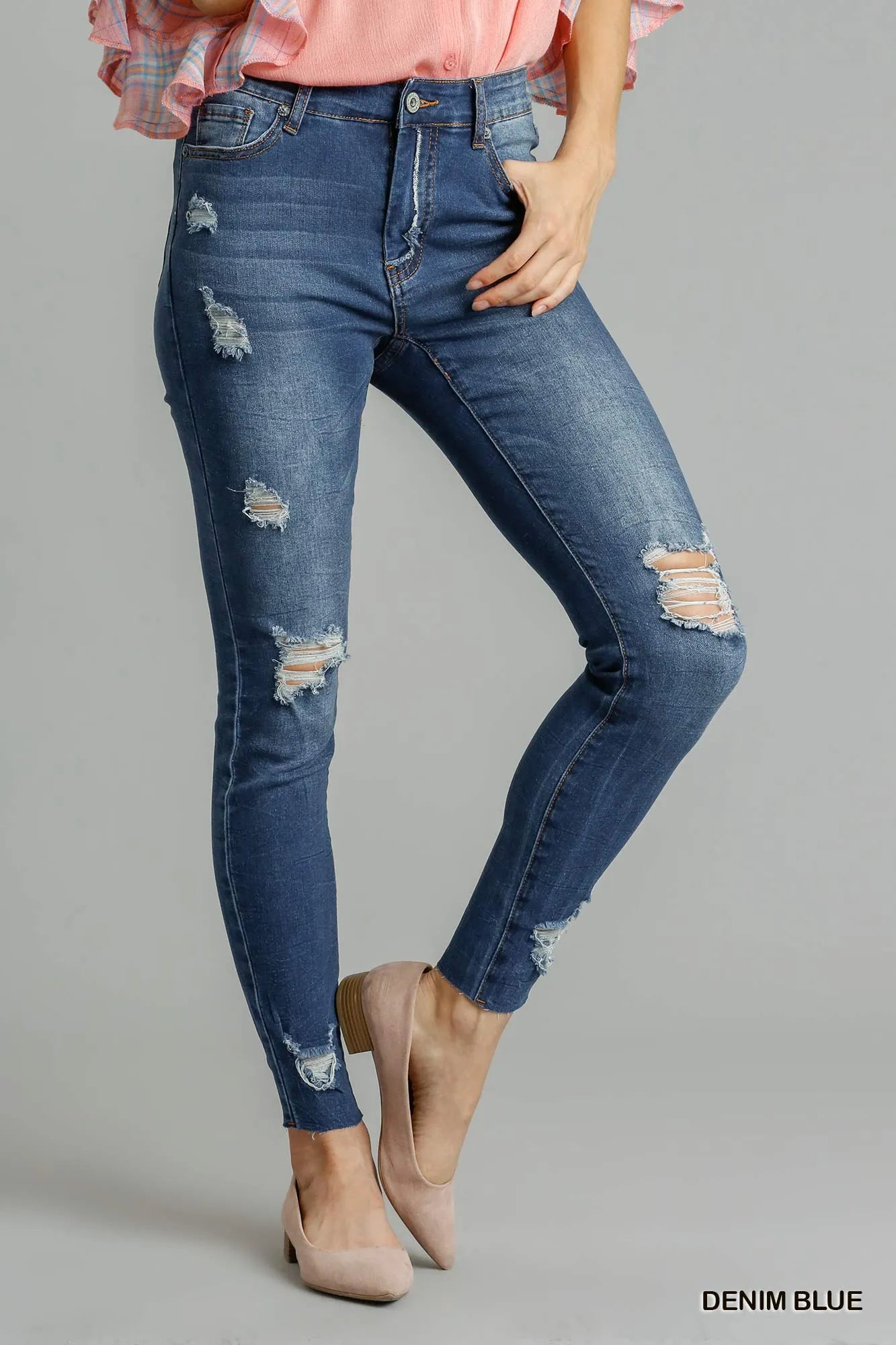 Plus size high-rise distressed skinny jeans front view – Imperio by Johana