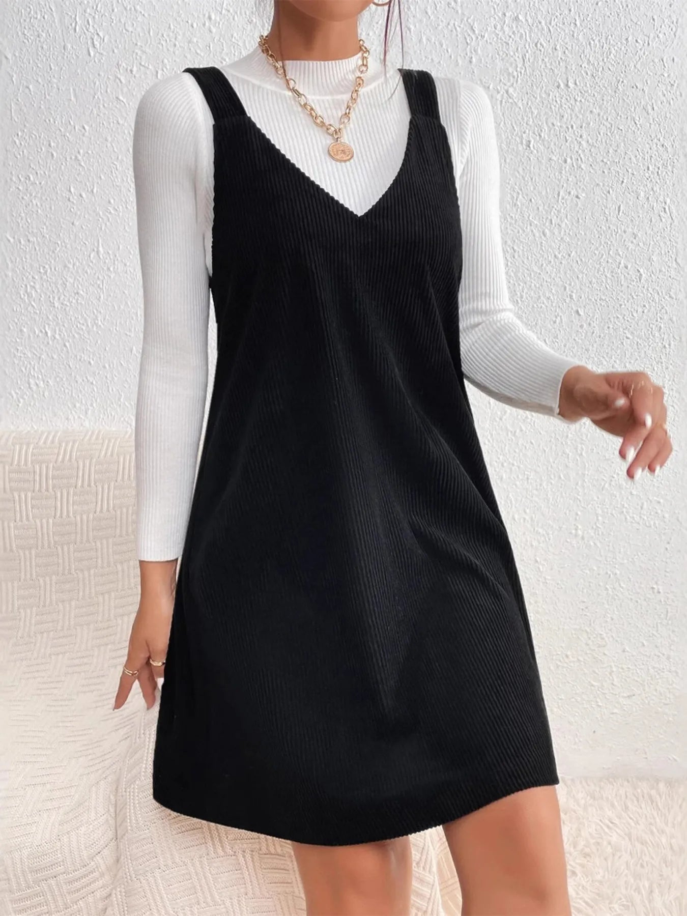 Chic women’s mini dress side view – Imperio by Johana